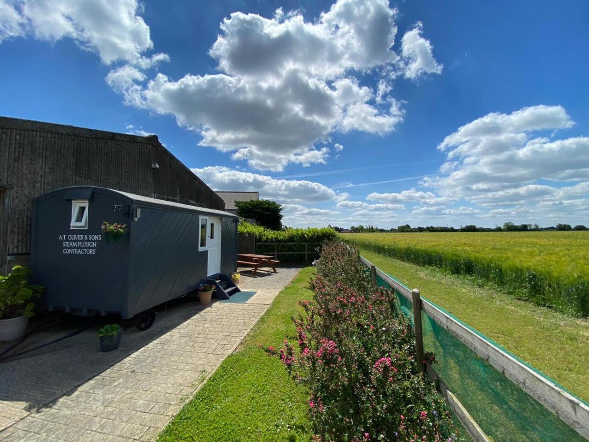 Shepherd'S Hut At Puttocks Farm Villa Great Dunmow Bagian luar foto